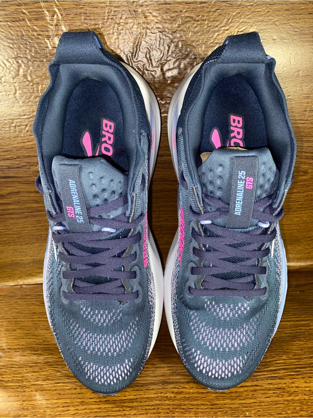 Brooks Adrenaline GTS 25 women’s shoe size 9 - Picture 9 of 11